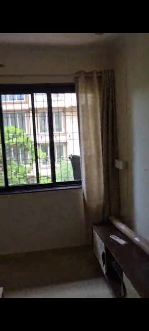 Room in 1 BHK Apartment at Uma Irla Apartment, Vile Parle West – for Rent
