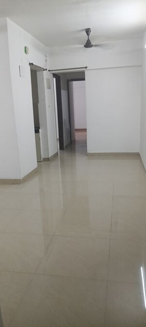 Room in 2 BHK Apartment at DB Orchid Ozone, Dahisar East – for Rent