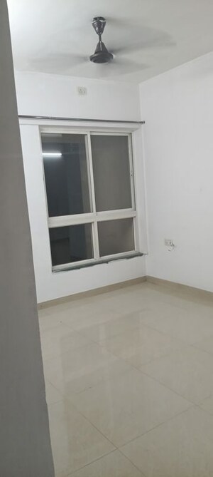 Room in 2 BHK Apartment at DB Orchid Ozone, Dahisar East – for Rent