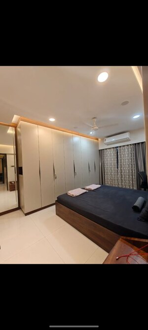 Bedroom in 2 BHK Apartment at Nivant Apartment Vile Parle, Vile Parle West – for Rent