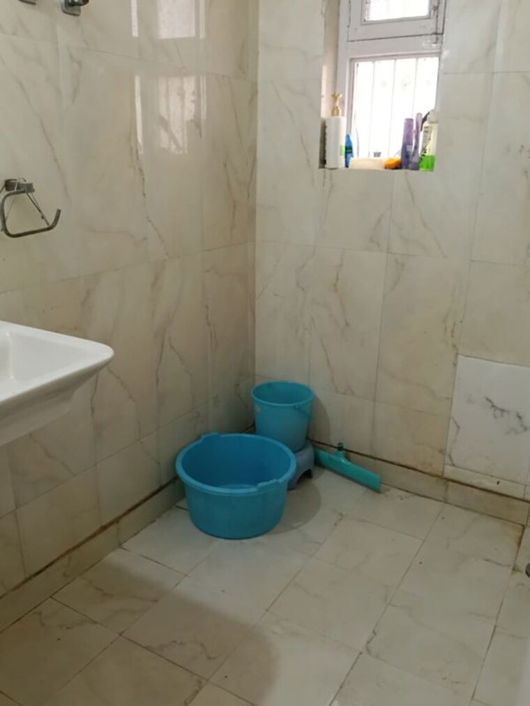 Bathroom, ip extension 2 Bedroom 950 Sq.Ft. Apartment In Ip Extension Delhi 10633309