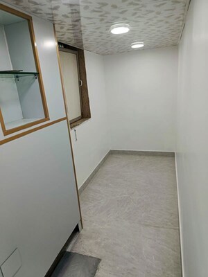 Room in 3 BHK Apartment at Kalpataru Karmakshetra, Sion East – for Rent