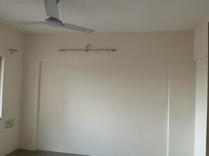 Room in 2 BHK Apartment at BU Bhandari Everglade, Kharadi – for Rent