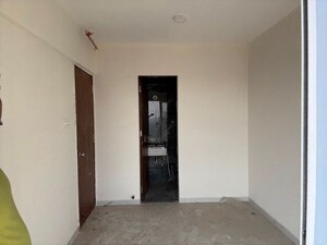 Room in 1 BHK Apartment at Matrix Shanti Niketan, Vikhroli East – for Rent