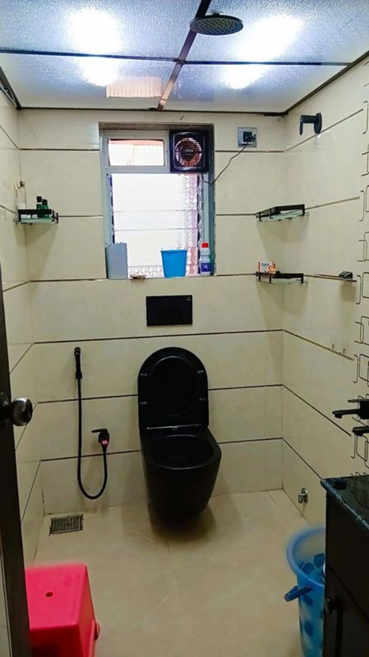Bathroom, shivalik-apartment-andheri 2 Bedroom 800 Sq.Ft. Apartment In Andheri East Mumbai 10633376