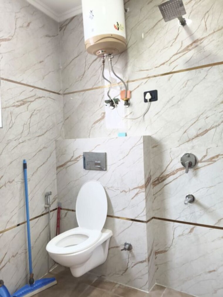Bathroom, saket 2 Bedroom 900 Sq.Ft. Apartment In Saket Delhi 10633397