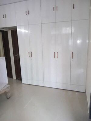 Bathroom in 3 BHK Apartment at Fraser Road Area – for Rent
