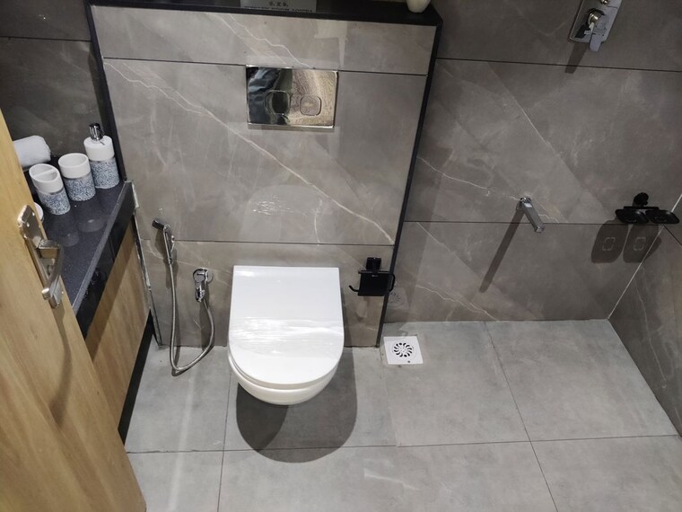 Bathroom, everest-axora 3 Bedroom 1280 Sq.Ft. Apartment In Bhayli Vadodara 10633404