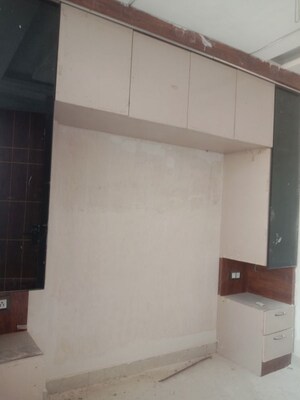 Room in 2 BHK Builder Floor at Tilak Marg – for Sale
