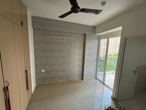 Room in 3 BHK Apartment at Conscient Habitat 102, Sector 102 – for Rent