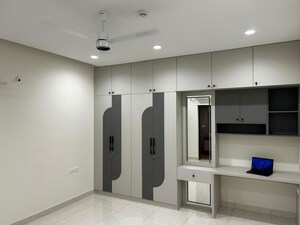Room in 3 BHK Apartment at Prestige Beverly Hills, Kokapet – for Rent