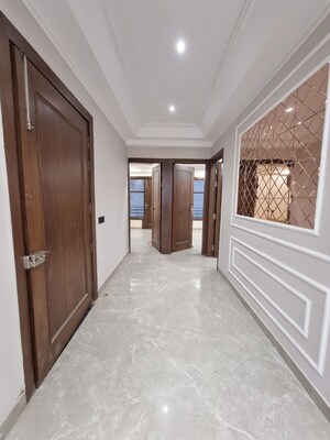 Room in 4 BHK Builder Floor at Green Fields Colony – for Sale