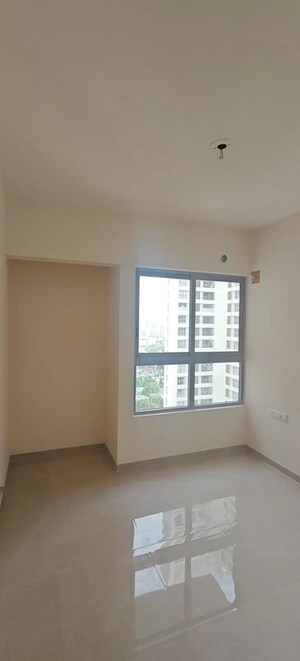 Room in 1 BHK Apartment at Piramal Vaikunth A Class Homes, Balkum Pada – for Rent