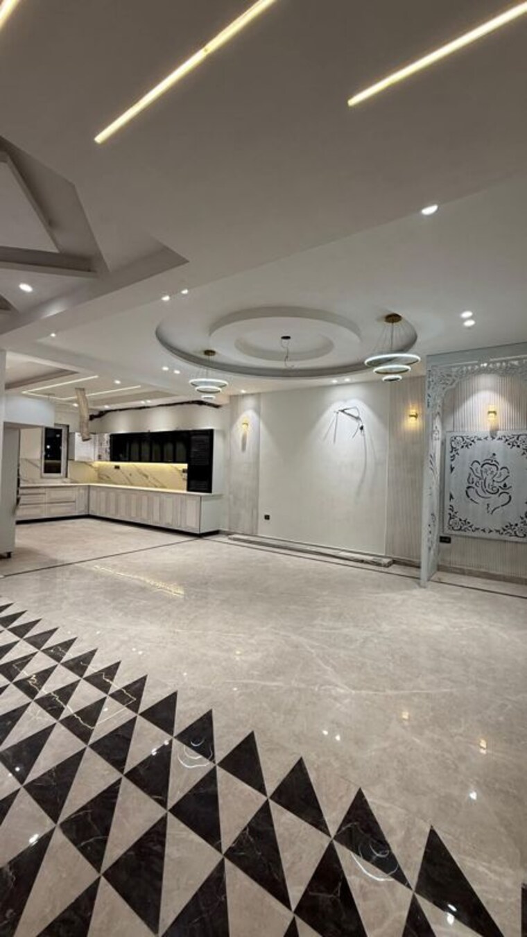  Parking, green fields colony 4 Bedroom 2790 Sq.Ft. Builder Floor In Green Fields Colony Faridabad 10633475