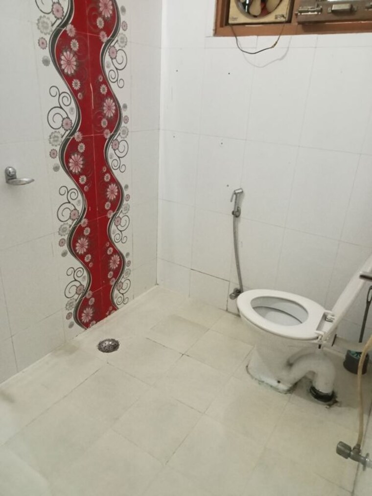 Bathroom, gomti nagar 2 Bedroom 2152 Sq.Ft. Builder Floor In Gomti Nagar Lucknow 10633487