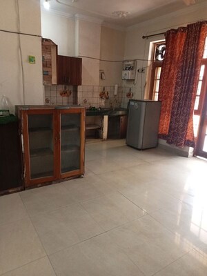 Kitchen in 2 BHK Builder Floor at Gomti Nagar – for Rent