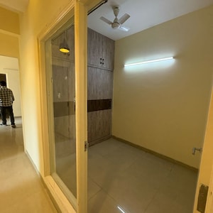 Room in 3.5 BHK Apartment at Emaar Emerald Estate, Sector 65 – for Rent
