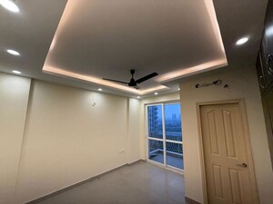 Room in 3.5 BHK Apartment at Anant Raj Estate Plots, Sector 63a – for Rent