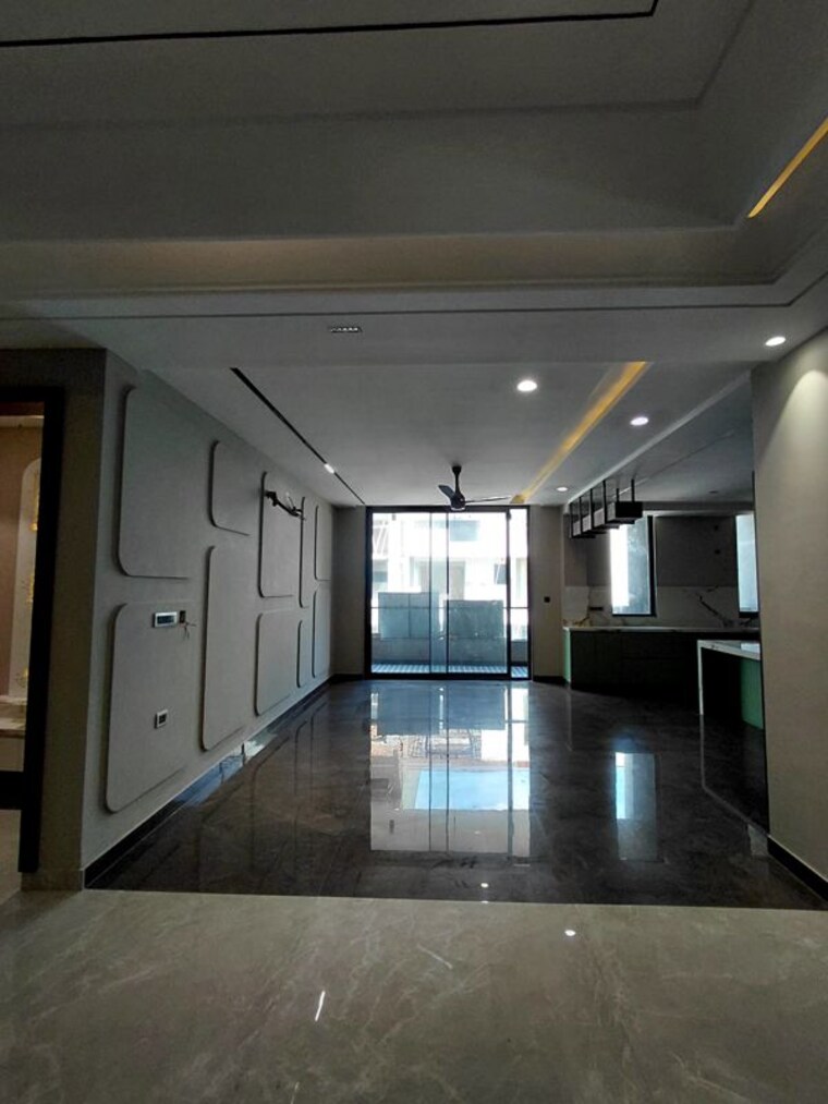 Living Room, parklands 4 Bedroom 350 Sq.Yd. Builder Floor In Sector 85 Faridabad 10633544