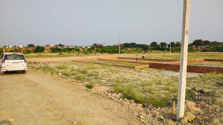 undefined, parao  1000 Sq.Ft. Plot In Parao Varanasi 10633547