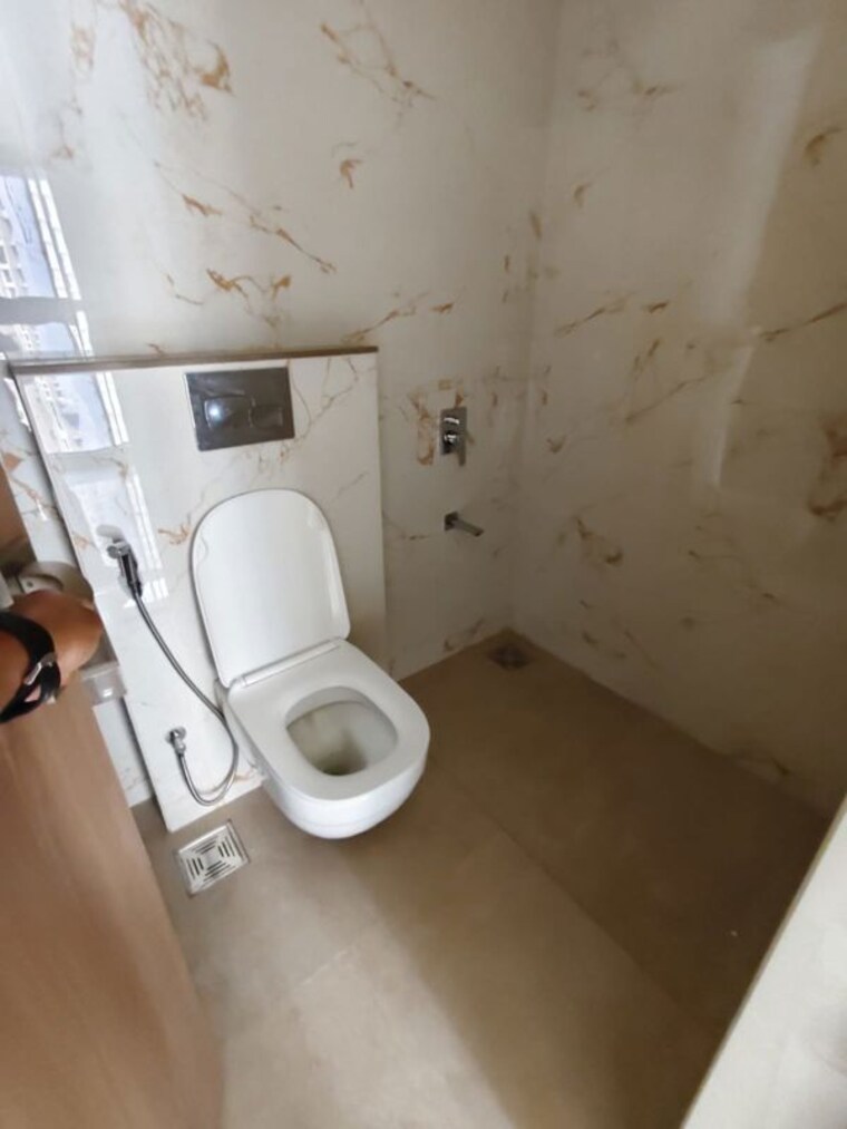 Bathroom, raymond-the-invictus-by-gs 4 Bedroom 1500 Sq.Ft. Apartment In Pokhran Road No One Thane 10633610