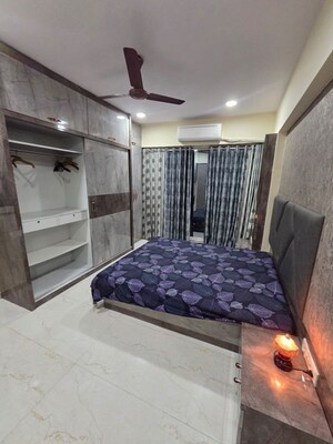 Bedroom in 2 BHK Apartment at The Heights, Andheri East – for Rent