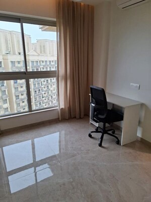 Room in 1 BHK Apartment at Hiranandani Regent Hill, Powai – for Rent