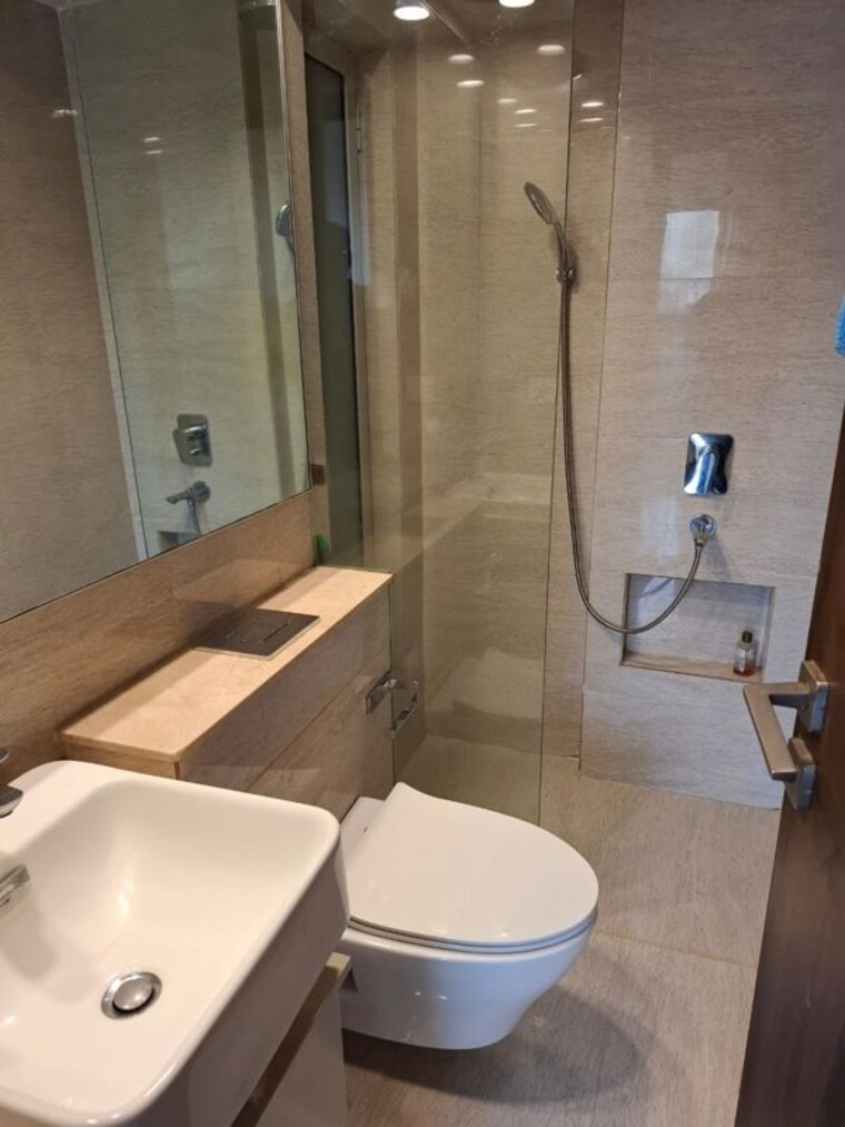 Bathroom, hiranandani-regent-hill 1 Bedroom 550 Sq.Ft. Apartment In Powai Mumbai 10633614