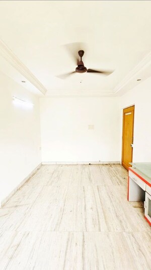 Room in 1 BHK Apartment at Ashoka Tower Andheri, Versova – for Rent