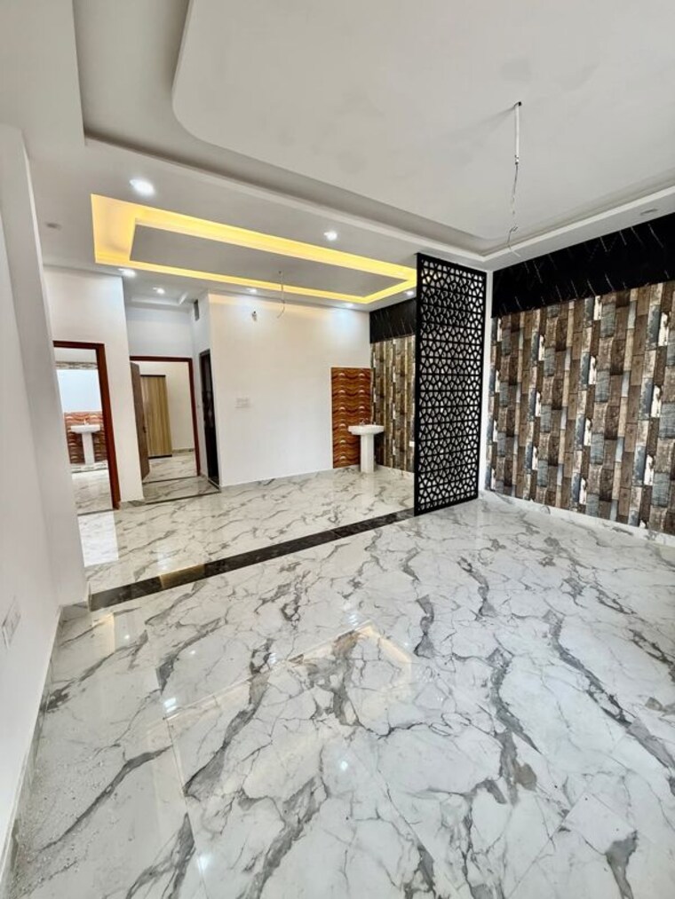  Parking, gomti nagar 3 Bedroom 1700 Sq.Ft. Independent House In Gomti Nagar Lucknow 10633630
