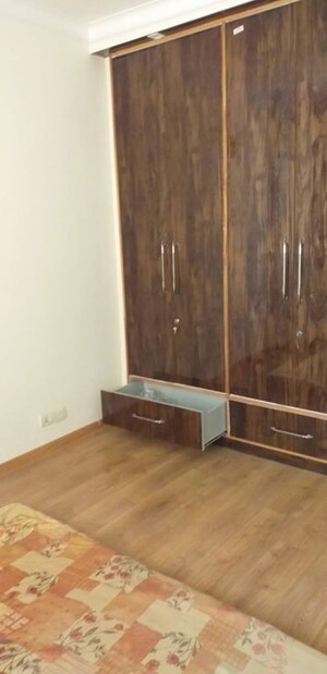 Furnished Amenities in 3.5 BHK Apartment at M3M Woodshire, Sector 107 – for Rent