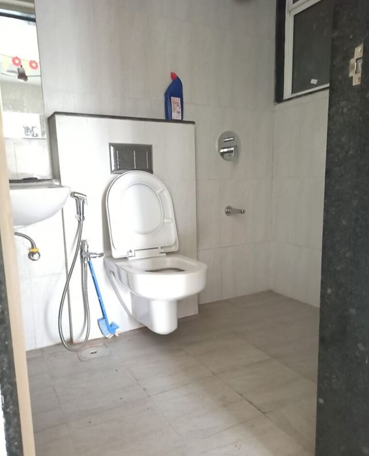 Bathroom, godrej-central 3 Bedroom 1164 Sq.Ft. Apartment In Chembur Mumbai 10633114
