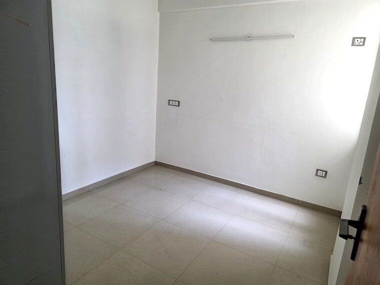 Room, rof-aalayas 3 Bedroom 753 Sq.Ft. Apartment In Sector 102 Gurgaon 10633690