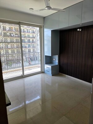 Room in 3 BHK Apartment at ROF Aalayas, Sector 102 – for Rent