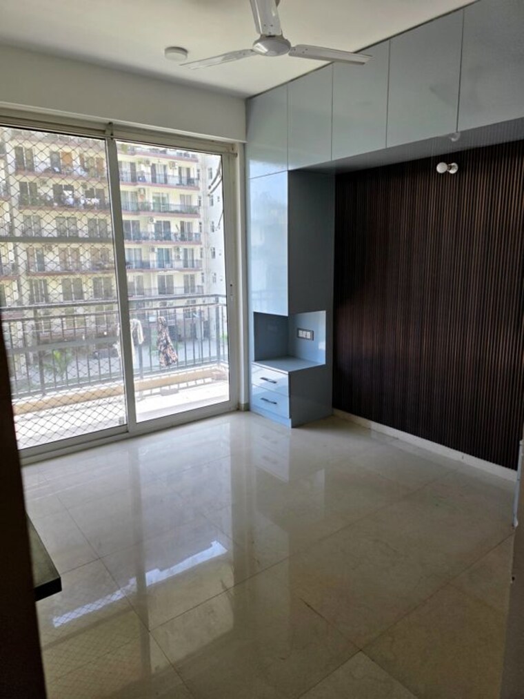 Room, rof-aalayas 3 Bedroom 753 Sq.Ft. Apartment In Sector 102 Gurgaon 10633690