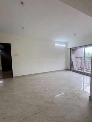 Room in 1 BHK Apartment at Paradigm ZENITH, Ghodbunder Road – for Sale