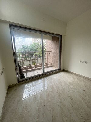 Room in 1 BHK Apartment at Paradigm ZENITH, Ghodbunder Road – for Sale