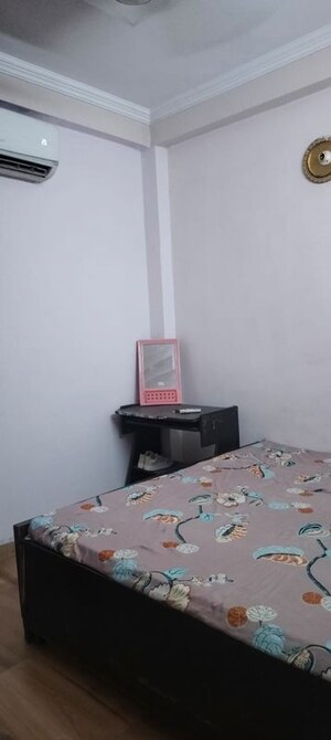 Furnished Amenities in 1 BHK Builder Floor at Neb Sarai – for Rent