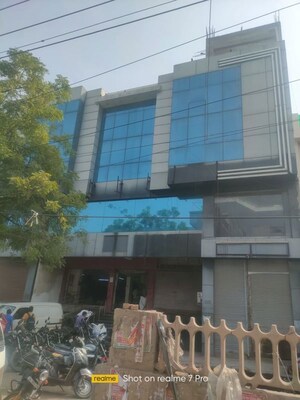  Showroom For Rent in Dashrath Puri