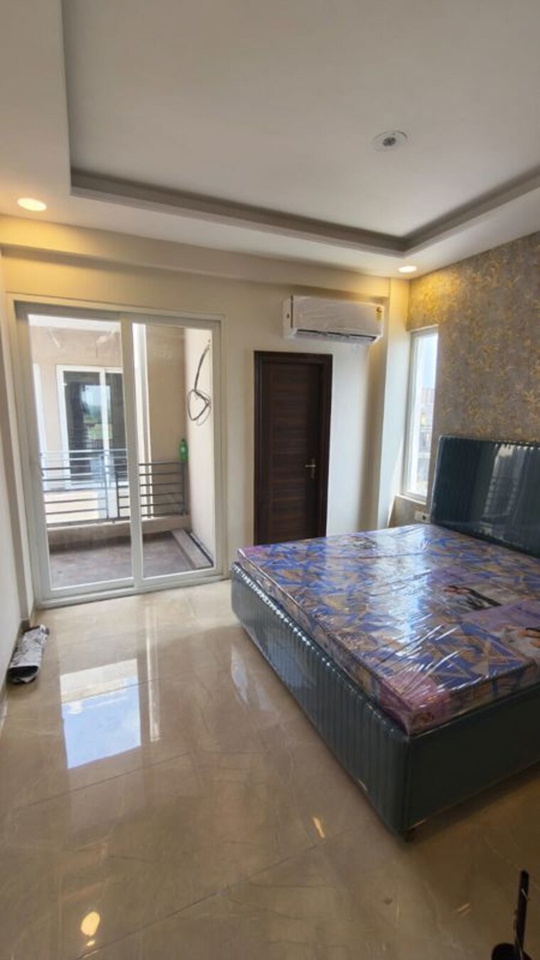 Bedroom, hlp-palmillas 3 Bedroom 1870 Sq.Ft. Apartment In Vip Road Zirakpur 10633756