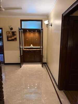 Room in 4 BHK Apartment at Unitech The World Spa, Sector 30 – for Sale