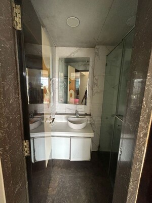 Bathroom in 2.5 BHK Apartment at Oberoi Realty Splendor, Andheri East – for Rent