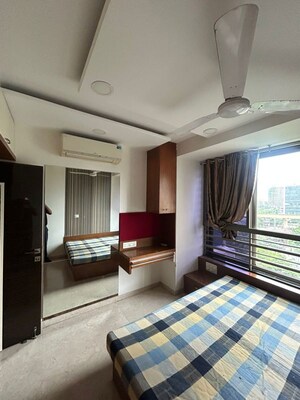 Bedroom in 2.5 BHK Apartment at Oberoi Realty Splendor, Andheri East – for Rent