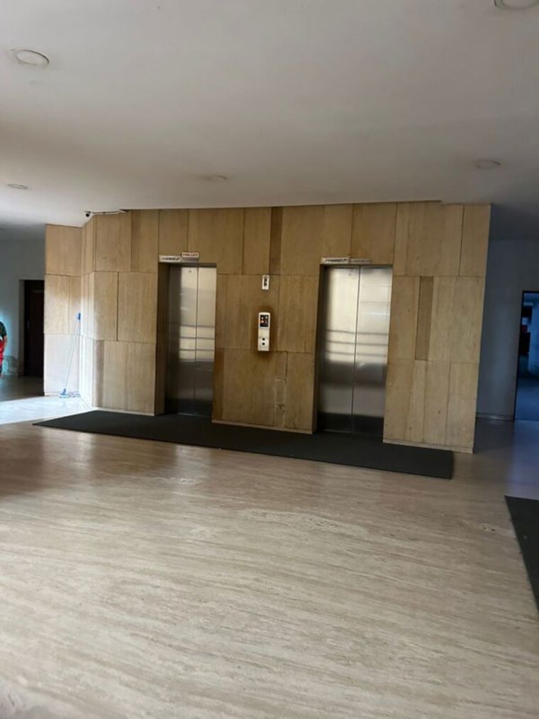 undefined, oberoi-realty-splendor 2.5 Bedroom 900 Sq.Ft. Apartment In Andheri East Mumbai 10633798