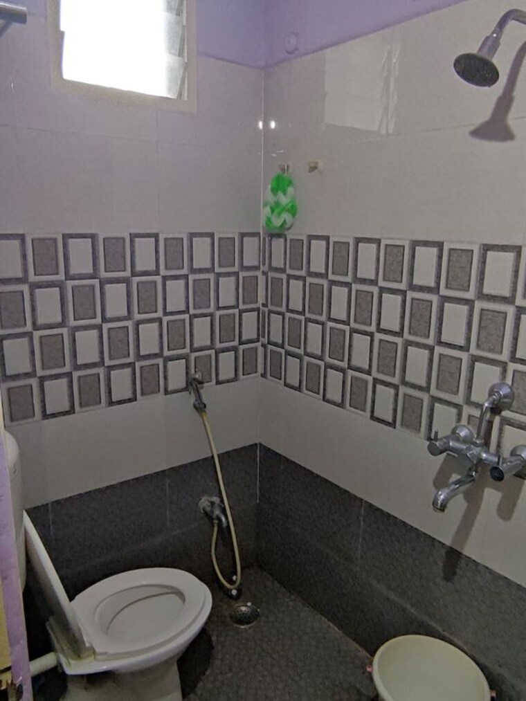 Attached Bathroom, baghmugalia 3 Bedroom 1150 Sq.Ft. Apartment In Baghmugalia Bhopal 10633851