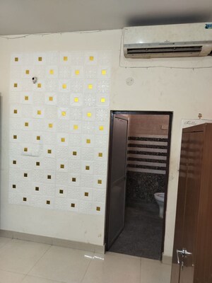 Team Area in 1 RK Builder Floor at Maidan Garhi – for Rent