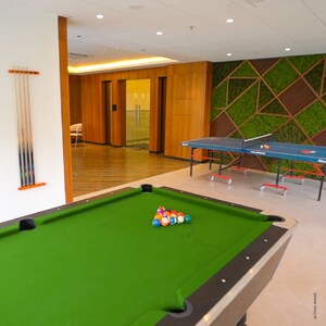  2 BHK Apartment at Chandak Cornerstone, Worli – for Rent