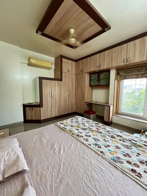 Bedroom in 3 BHK Apartment at Wireless Colony – for Rent