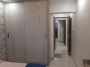 Room in 3 BHK Apartment at Shree Samruddhi Aishwarya Heights, Mulund East – for Rent
