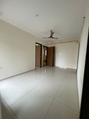 Room in 2 BHK Apartment at Chandak 34 Park Estate, Goregaon West – for Rent